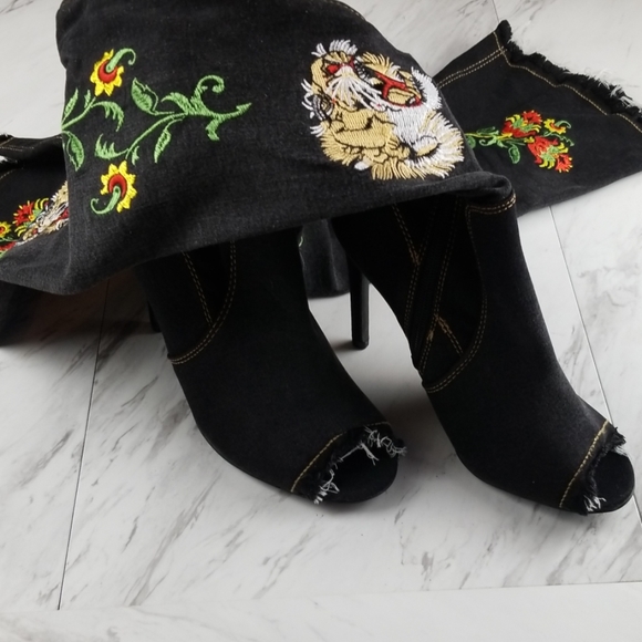 Cape Robbin Over the knee Boots - Picture 7 of 9